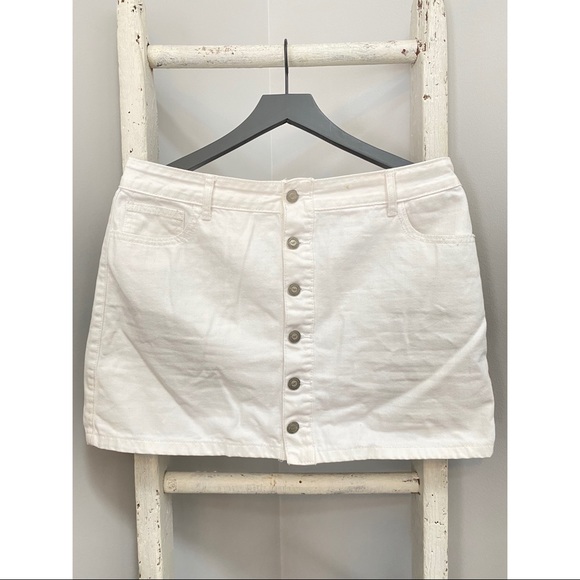 White Hollister A-Line Button Up Skirt - Picture 1 of 3